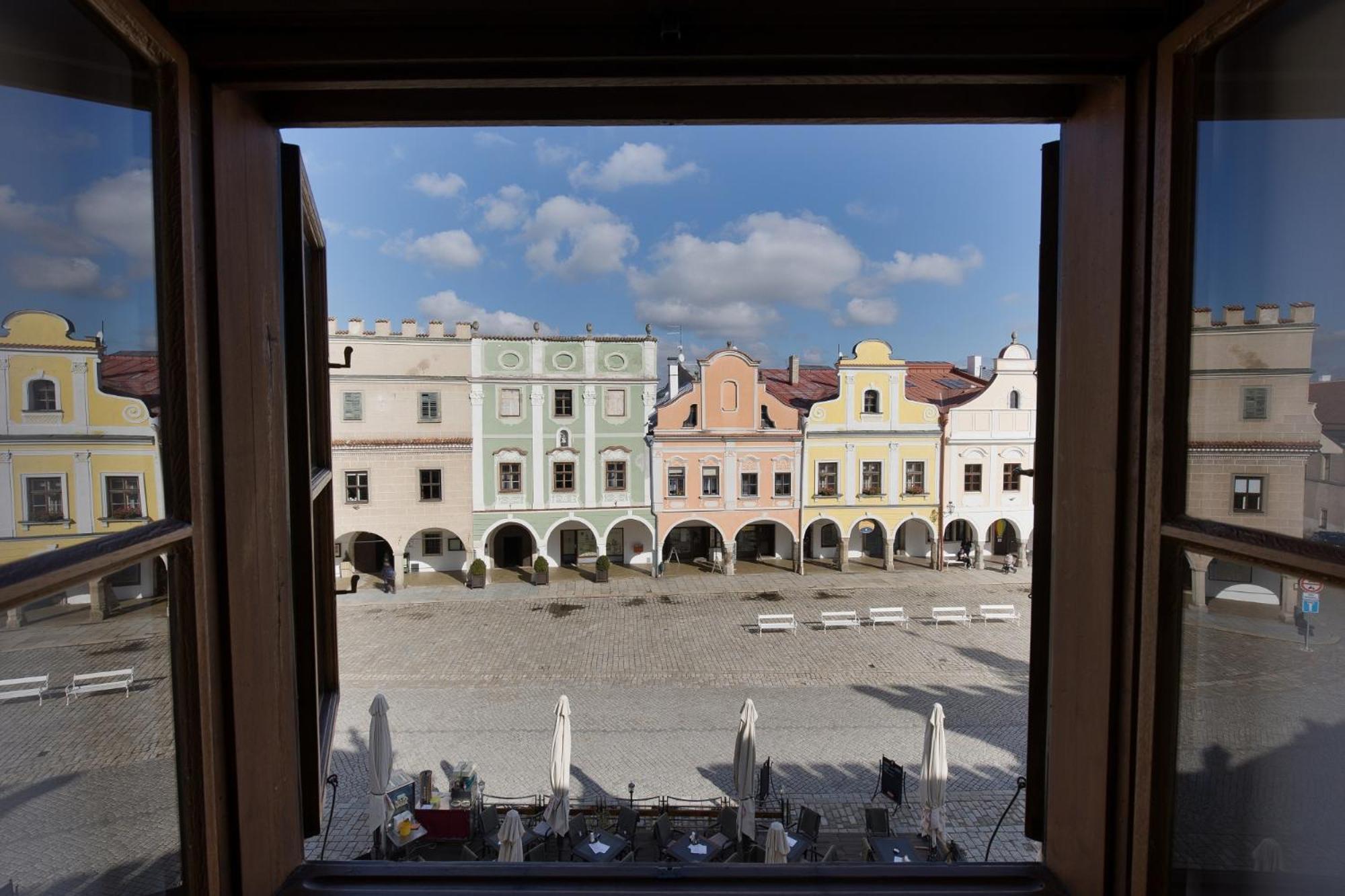 Hotel U Cerneho Orla Telc Exterior photo